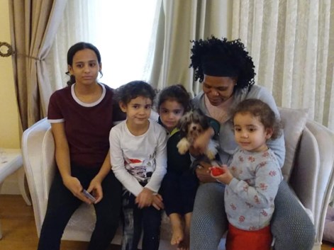 Radwa Hamza ve Ailesi, Morkie yavruları Coco'ya kavuştu