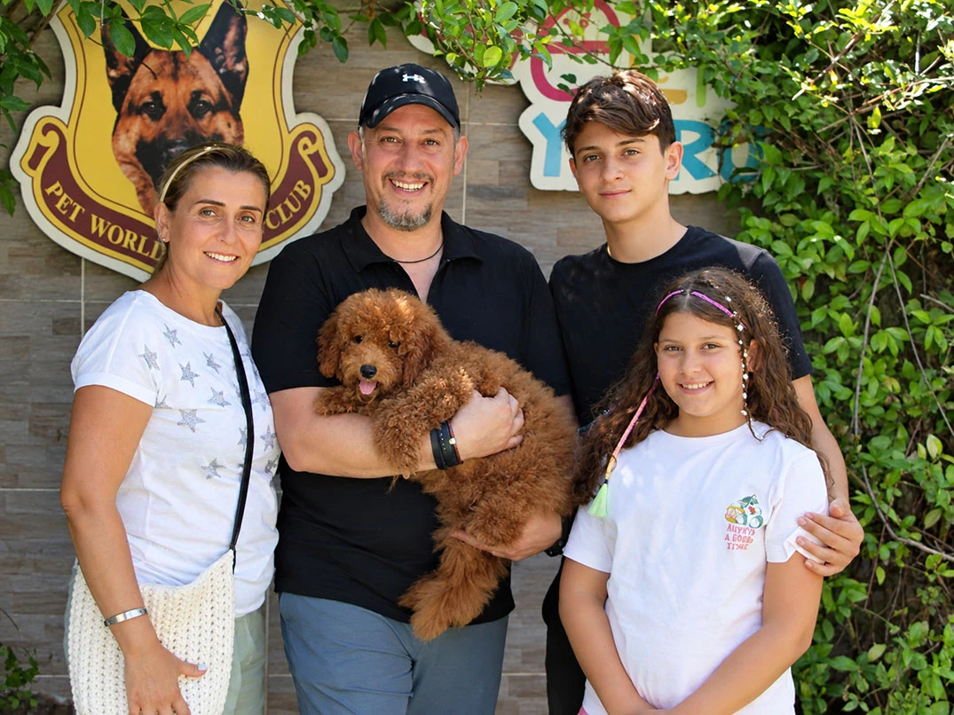 Burak Bey ve Ailesi Minyatür Labradoodle Kızlarına Kavuştu