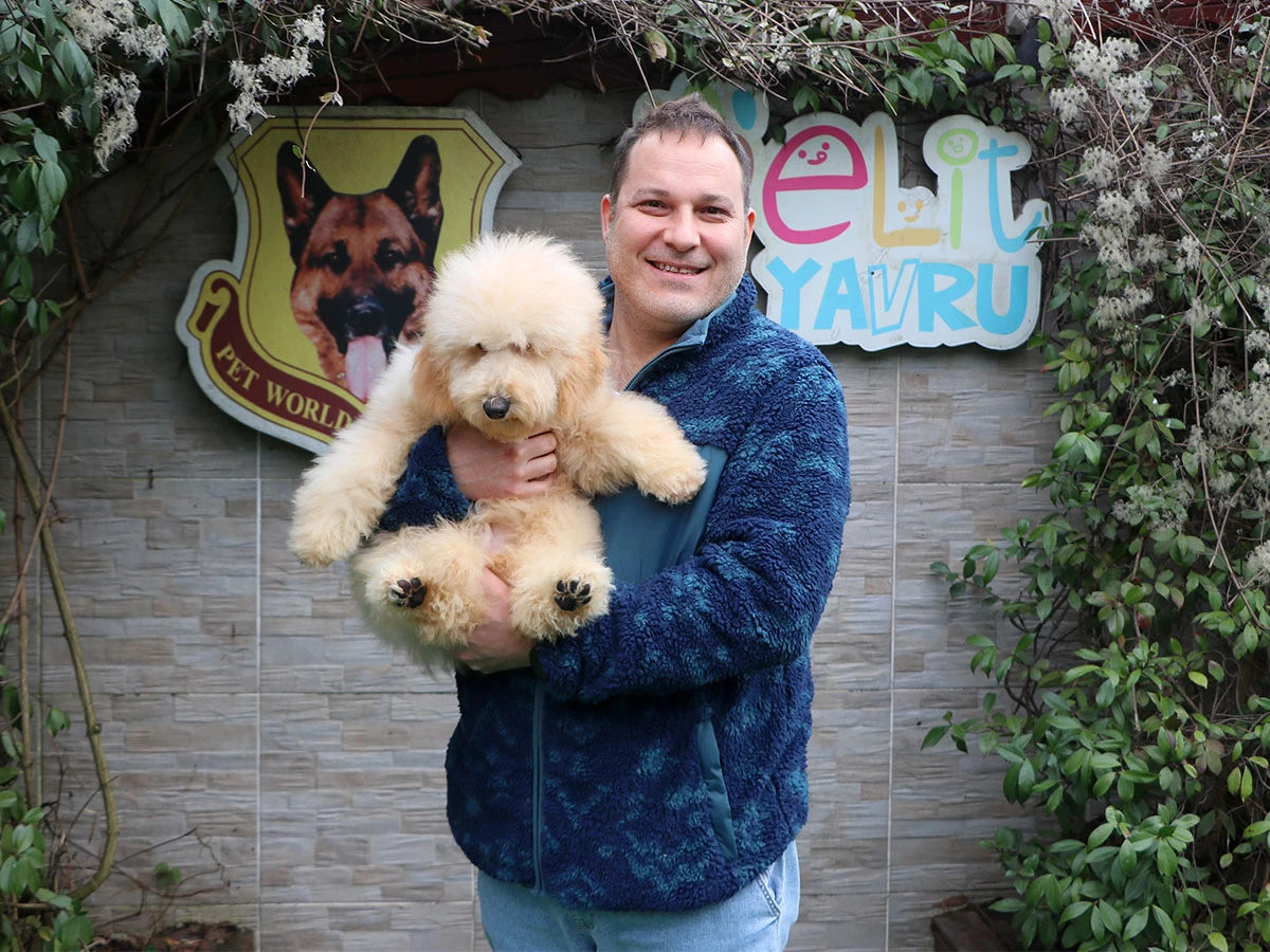 Burcu ve Engin Işık Çifti, Labradoodle Dostlarını Elit Yavru Ailesine Dahil Ettiler