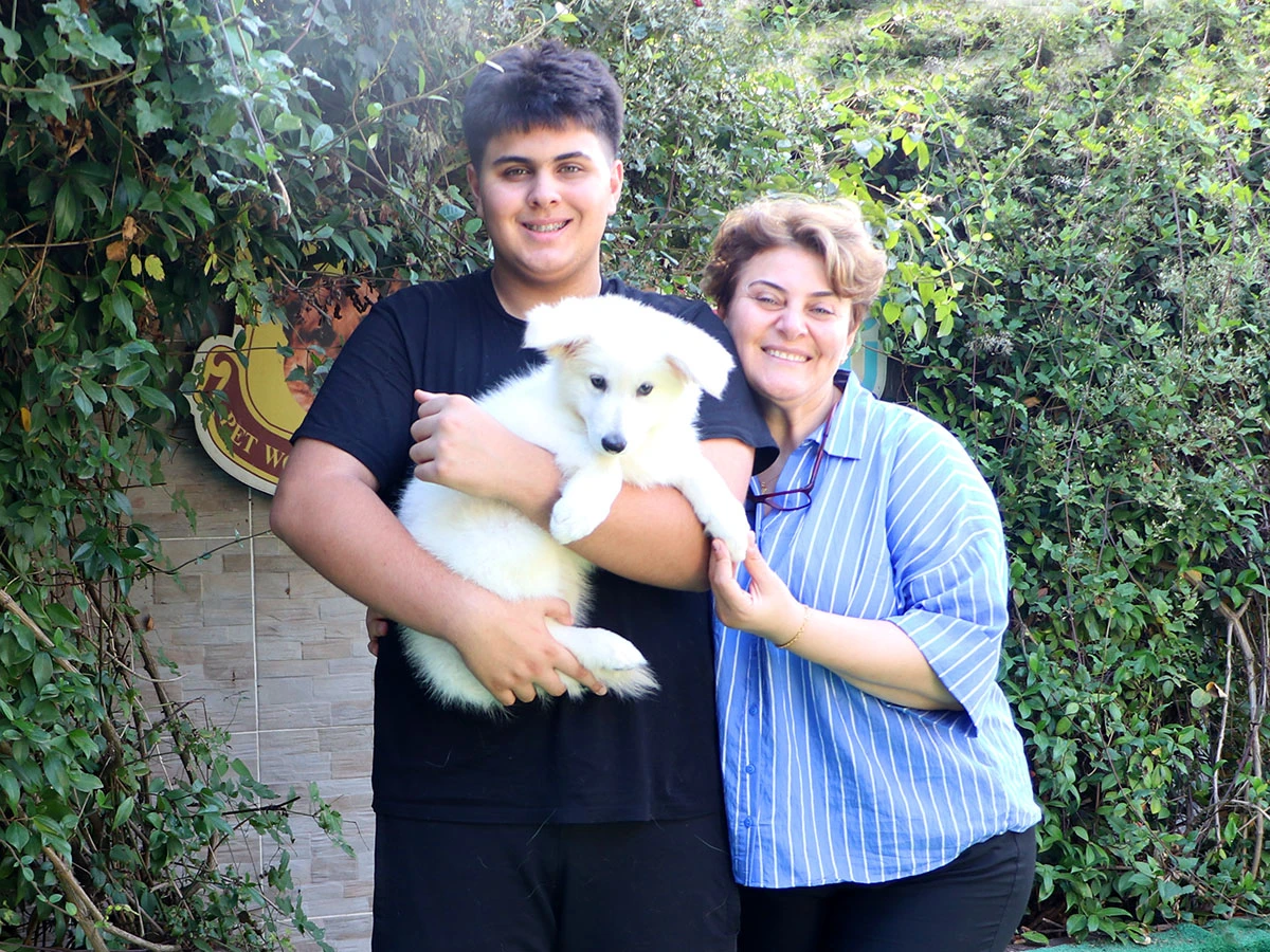 Ebru Hanım ve ailesi Beyaz Alman Çoban yavrularına kavuştular
