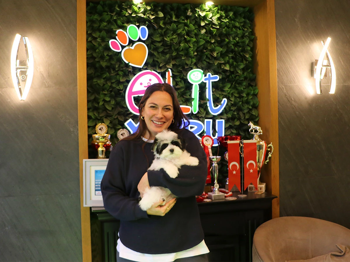 Sevgili Ece Hanım ve ailesi Morkie kızlarına kavuştular