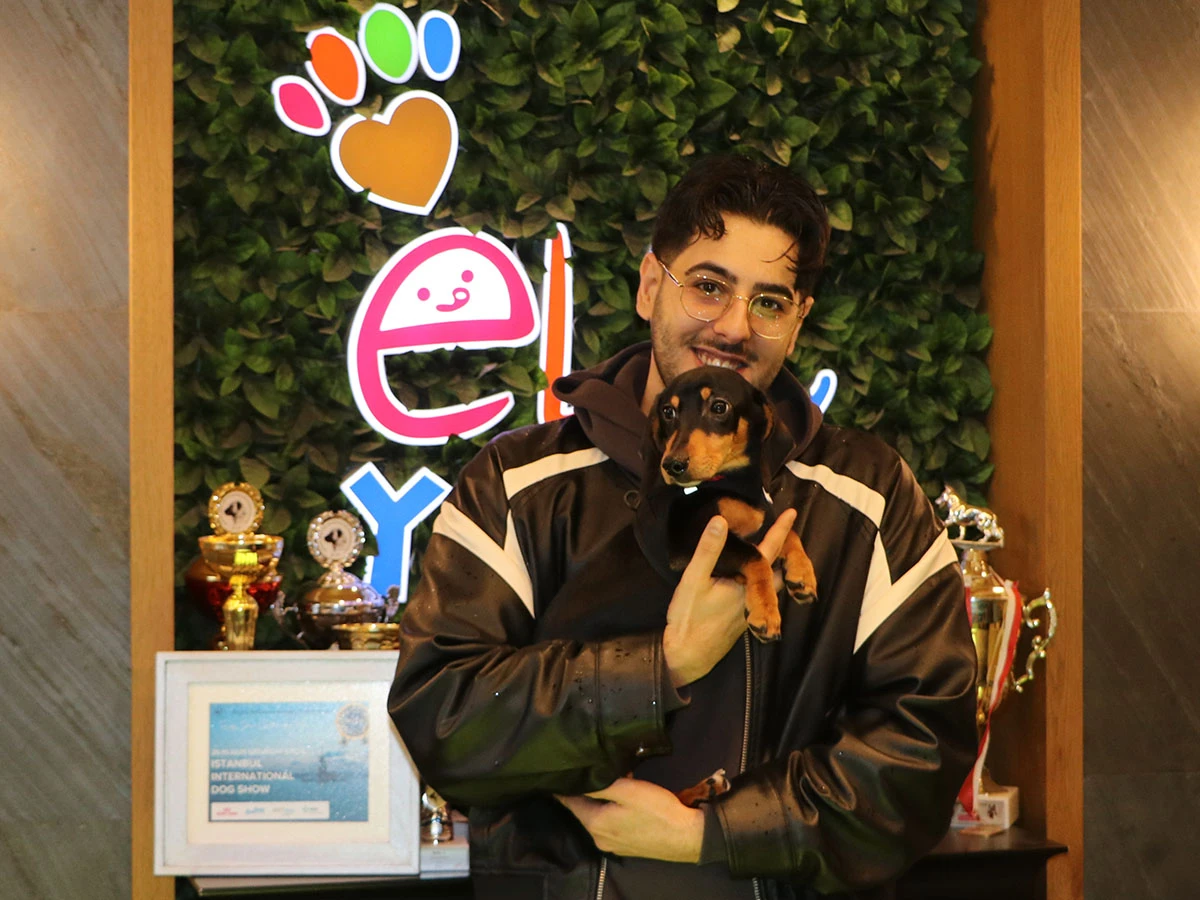 Ekincan Bey Dachshund yavrusuna kavuştu