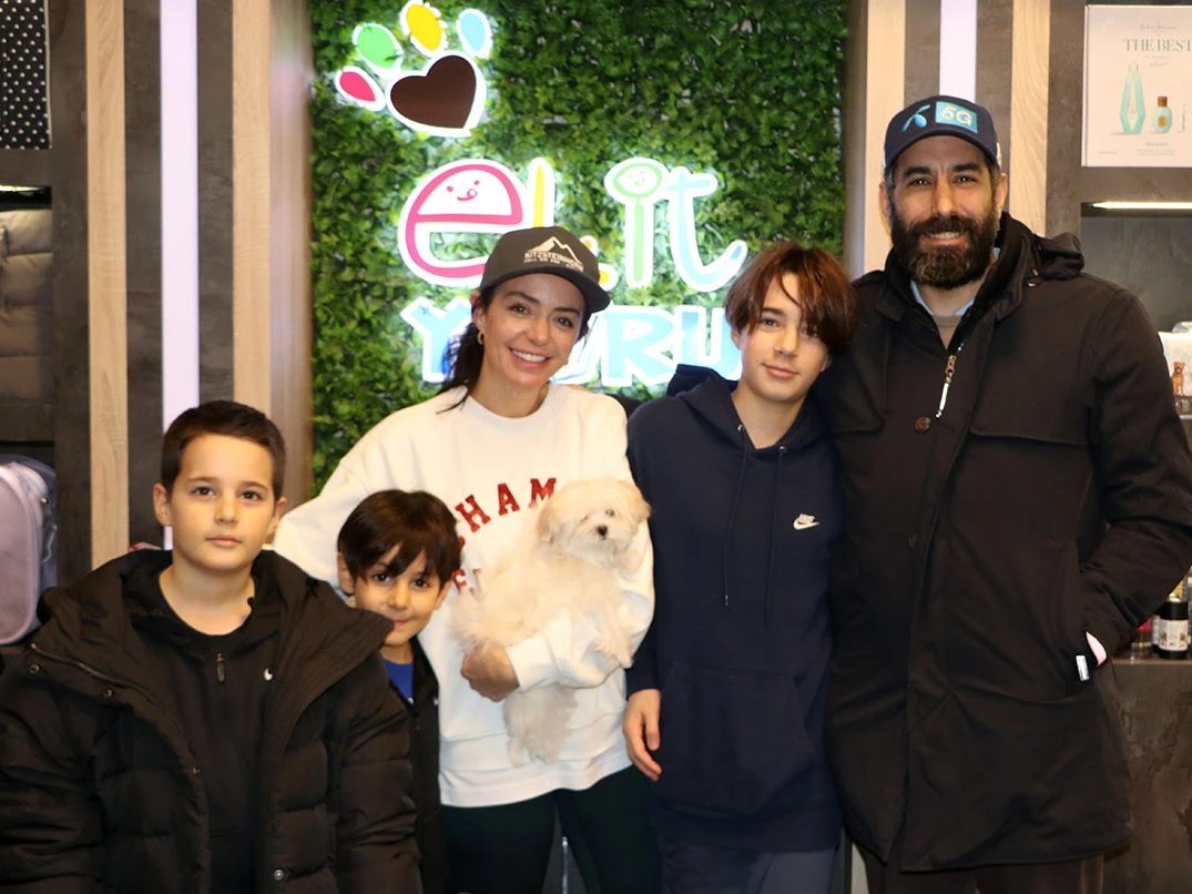 Elif Hanım ve ailesi Morkie yavrularına kavuştular