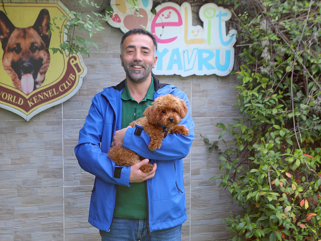 Sevgili Emre Özyaşarı Ailesi, Elit Yavru Çiftliğinden Poodle Yavrularına Kavuştu