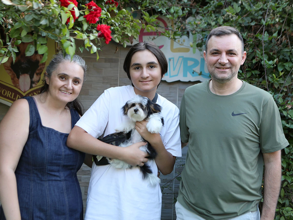 Güliz Hanım ve ailesi Morkie yavrularına kavuştular