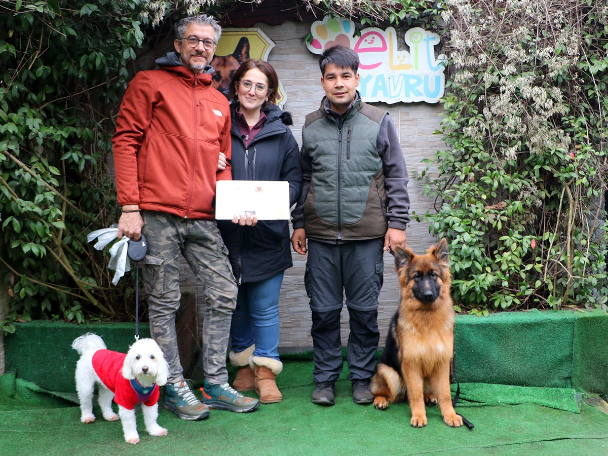 Luna Temel İtaat Eğitimini Tamamladı