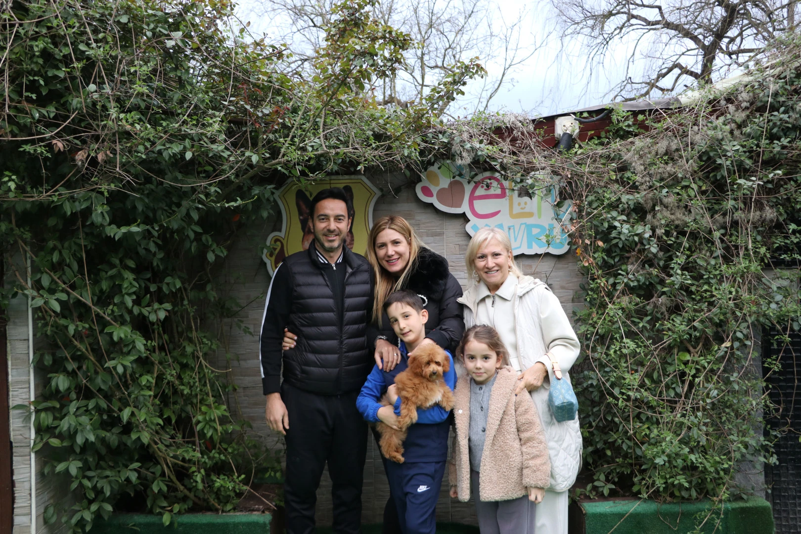 Sevgili Selin Hanım ve ailesi Poodle yavrularına kavuştular