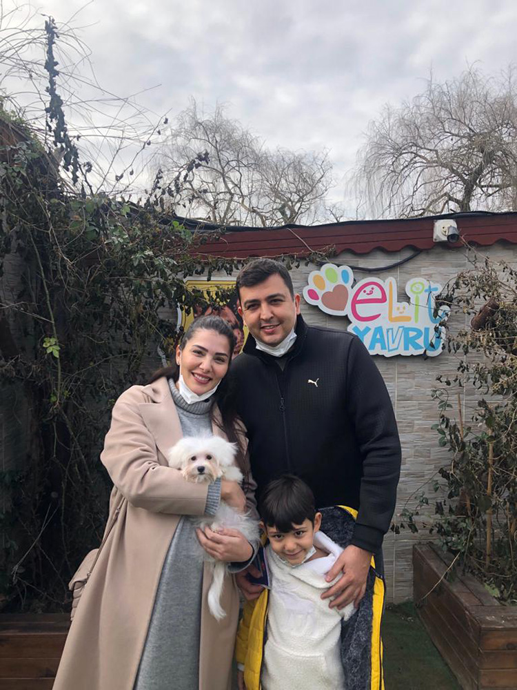 İzmir'de ikamet eden Birkan bey ve ailesi Maltese yavrularına kavuştular.