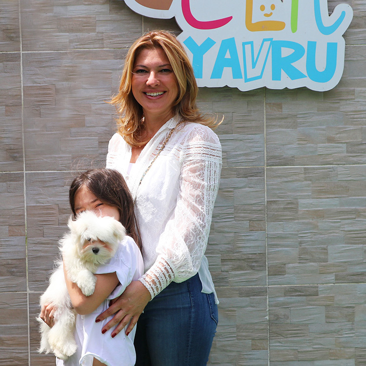 Elif Narin Demirel ve kızı, Maltese Terrier yavrularına kavuştu