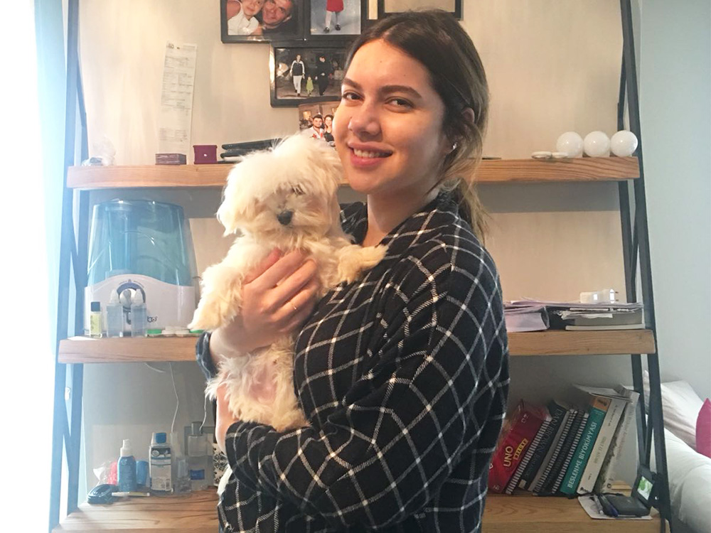 Mısra Kubilay, Elit Yavru eğitim hizmetimizden yararlanan Maltese Terrier yavrusu Casper'a kavuştu