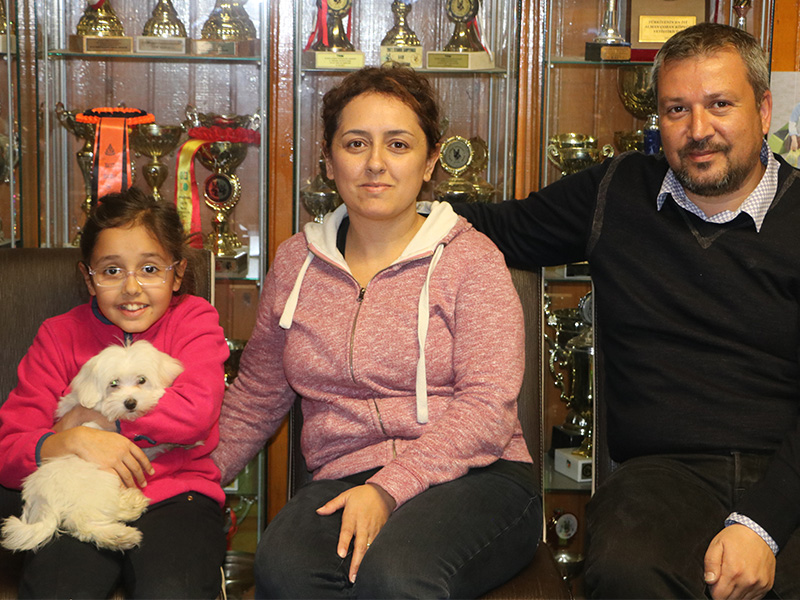 Önder Sevilmiş ve ailesi, Maltese Terrier cinsi Elit Yavru sahibi oldu.