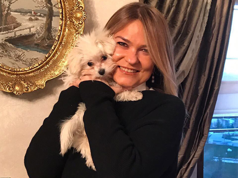 Yeşim Eriş, Elit Yavru Çiftliğimizden Maltese Terrier sahibi oldu. Noni, tuvalet eğitimi aldı.